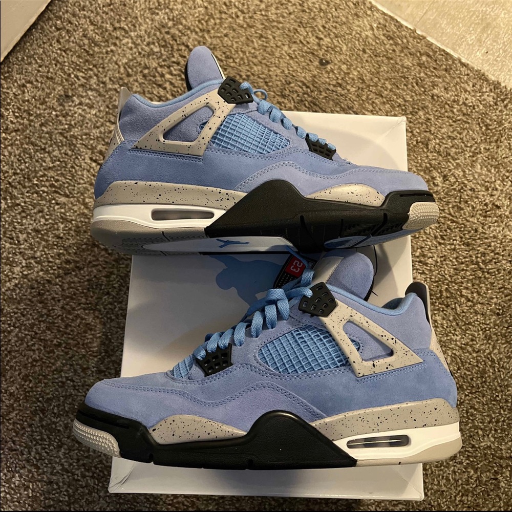 I’m selling a pair of retro 4 unc used/like new only wore once
